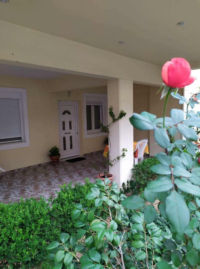 Nice And Cosy House 2 Лариса Экстерьер фото